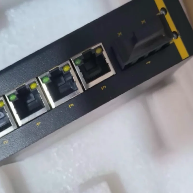 

Точечный инвентарь OPAL5-1S4T-SC40-LV/ OPAL5-1S4T-FC40-LV-LV Промышленные коммутаторы Ethernet Совершенно новые и оригинальные