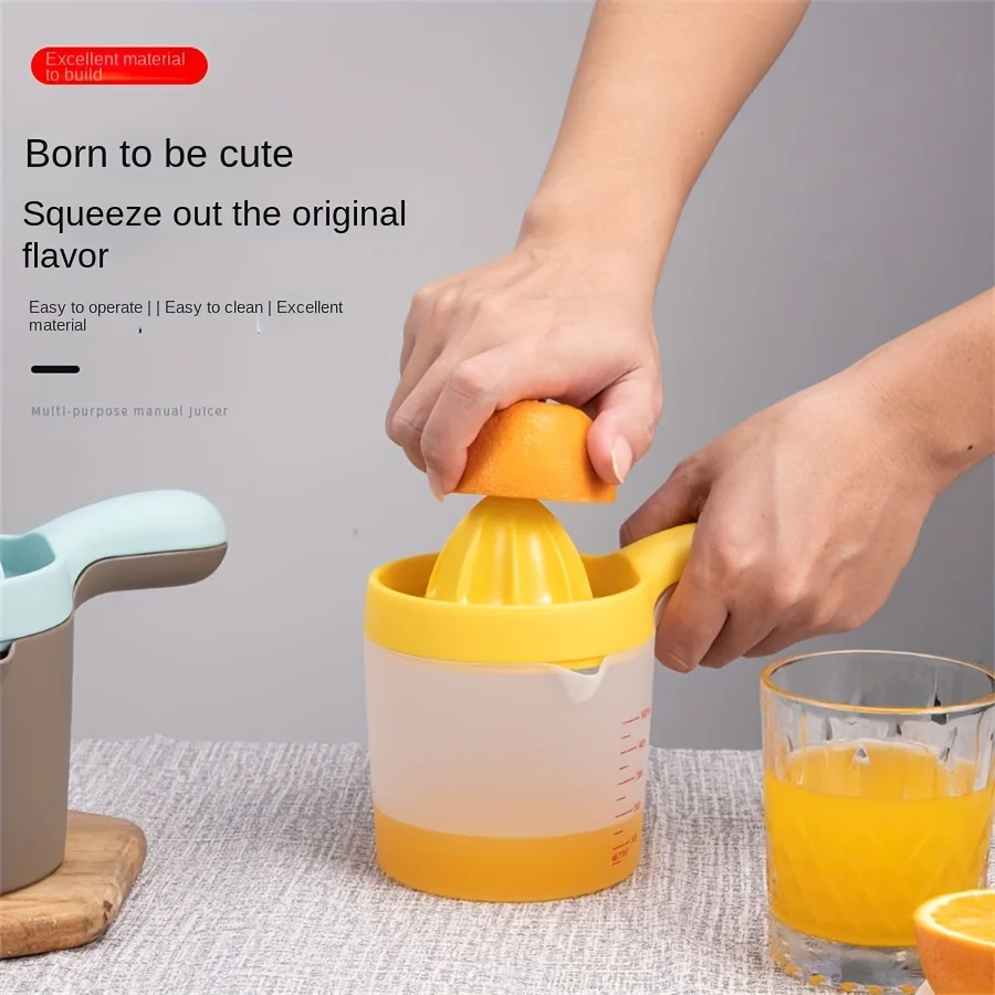 Manual Juice Extractor Cup with Scale, Household Orange and Lemon Juicer, Portable Plastic Fresh Juice Tool
