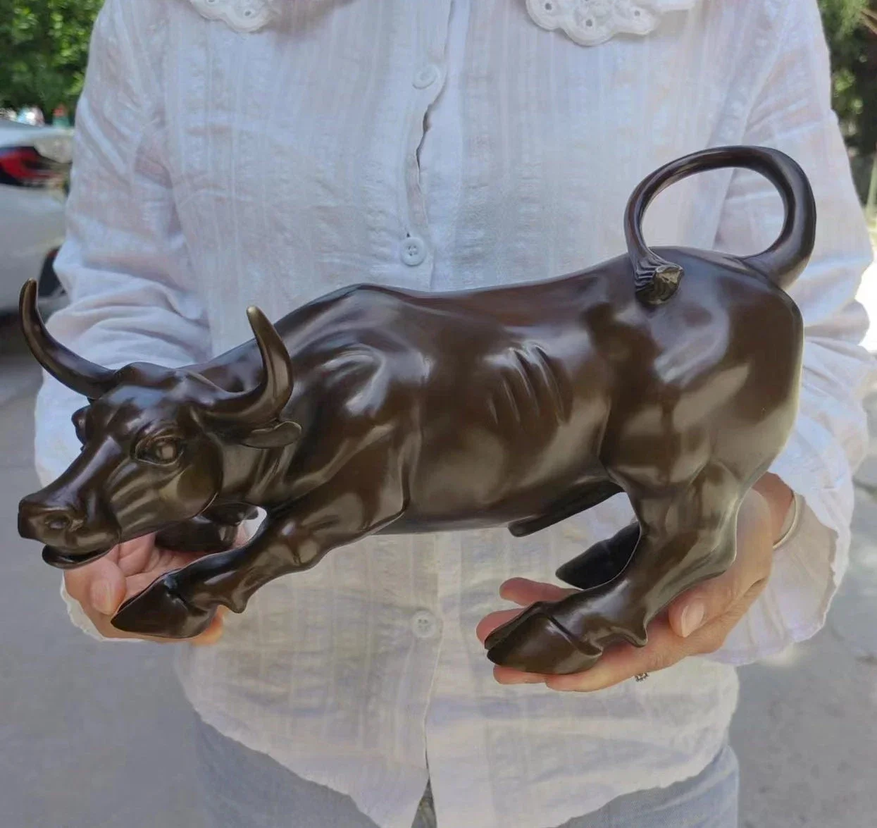 Pure Copper Wall Street Bull Statue Sculpture,Brass Cow Ox Statuette Figurine Modern Home Decor Office Lucky Feng Shui Ornaments