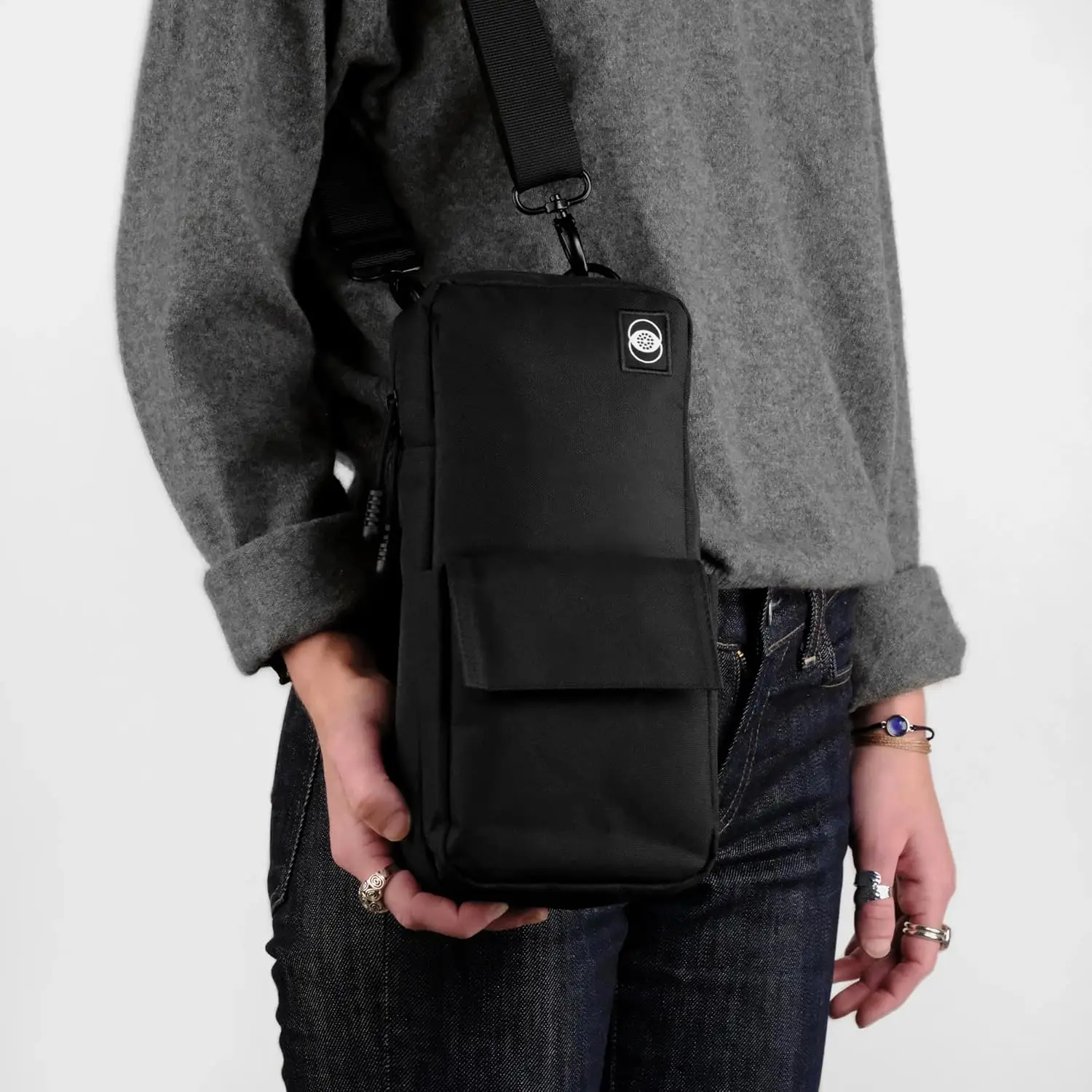 Черная сумка для фотоаппарата SLR 680.