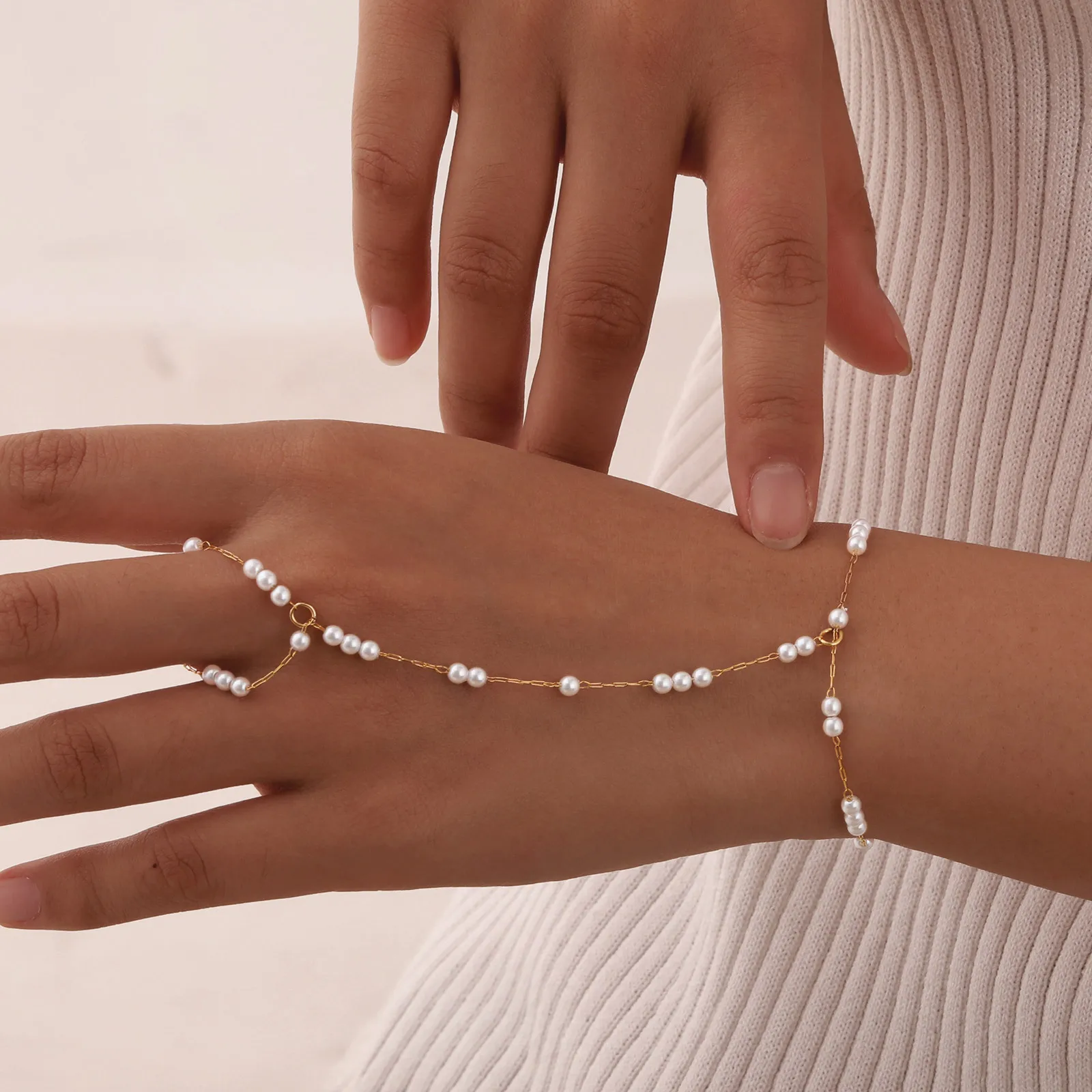 Exquisite Vintage Wrist Bracelet for Women Finger Ring Chain Charms Beads Bracelet Chain Lady Trendy Aesthetic Jewelry Set