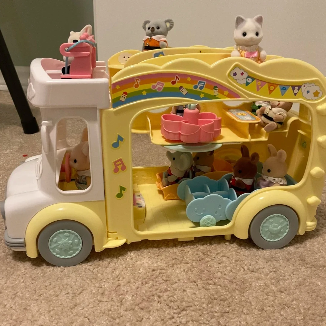 在庫あり シルバニアファミリー レインボーファン保育園バス ミニチュアカーおもちゃ 女の子向け 子供向け ごっこ遊びアクセサリー クリスマスプレゼント