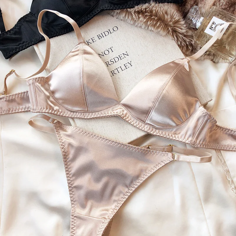 Yaz kadın iç çamaşırı seti seksi ipeksi üçgen fincan kablosuz sütyen fransız Bralette dikişsiz Intimates sutyen ve tanga iç çamaşırı seti