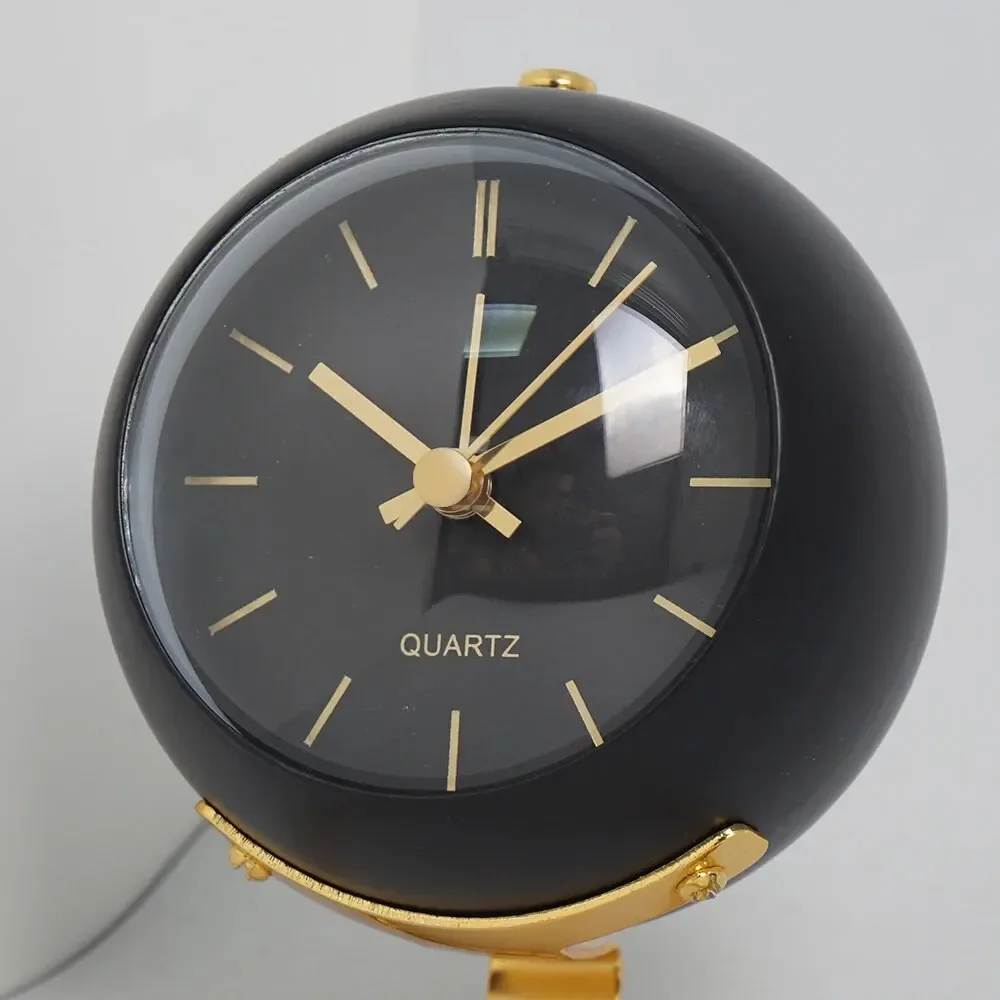 Nordic Creative Electronic Desk Clock, Minimalist Children's Alarm Clock, New Desktop Bedside Student Silent Luminous Pointer