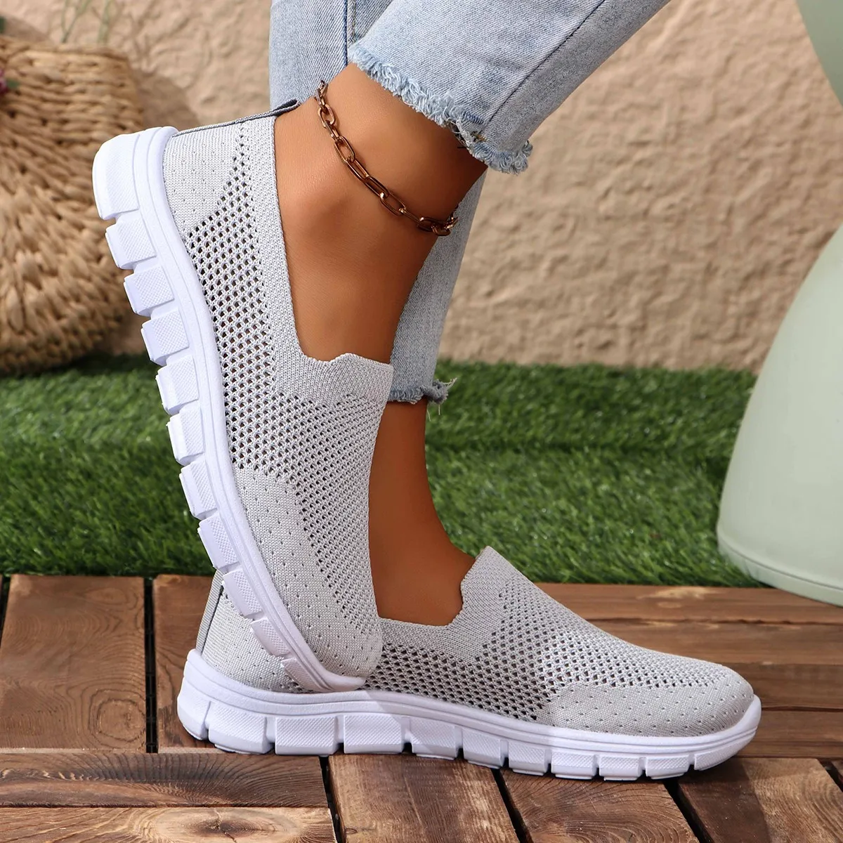 Sneakers da donna 2024 primavera autunno moda scarpe firmate con tacco basso mocassini con punta tonda scarpe sportive all'aperto scarpe da ginnastica con plateau