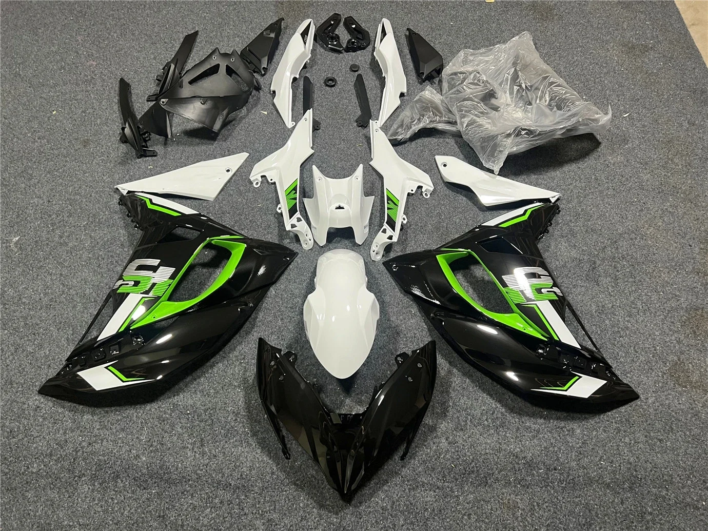 Motorcycle Fairing Kit Suitable for Kawasaki Ninja 650 ER6F 2017 2018 2019 Years EX650 17-19 Fairing Green Black White