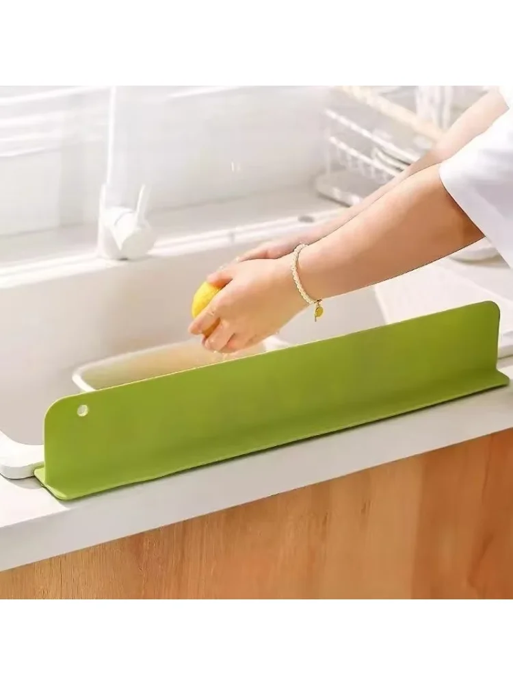 1pcs Silicone Kitchen Sink Water Splash Guard Washing Basin Anti-splash Stopper Waterproof Splatter Screen Bar Anti-water Board