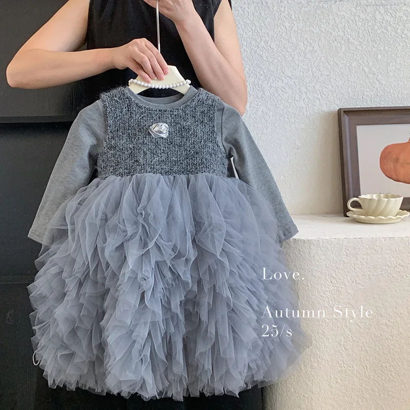 

Весенне-осенне-зимняя новая стильная базовая рубашка без рукавов для девочек, сетчатое платье с маленьким ароматом и цветком, комплект из двух предметов