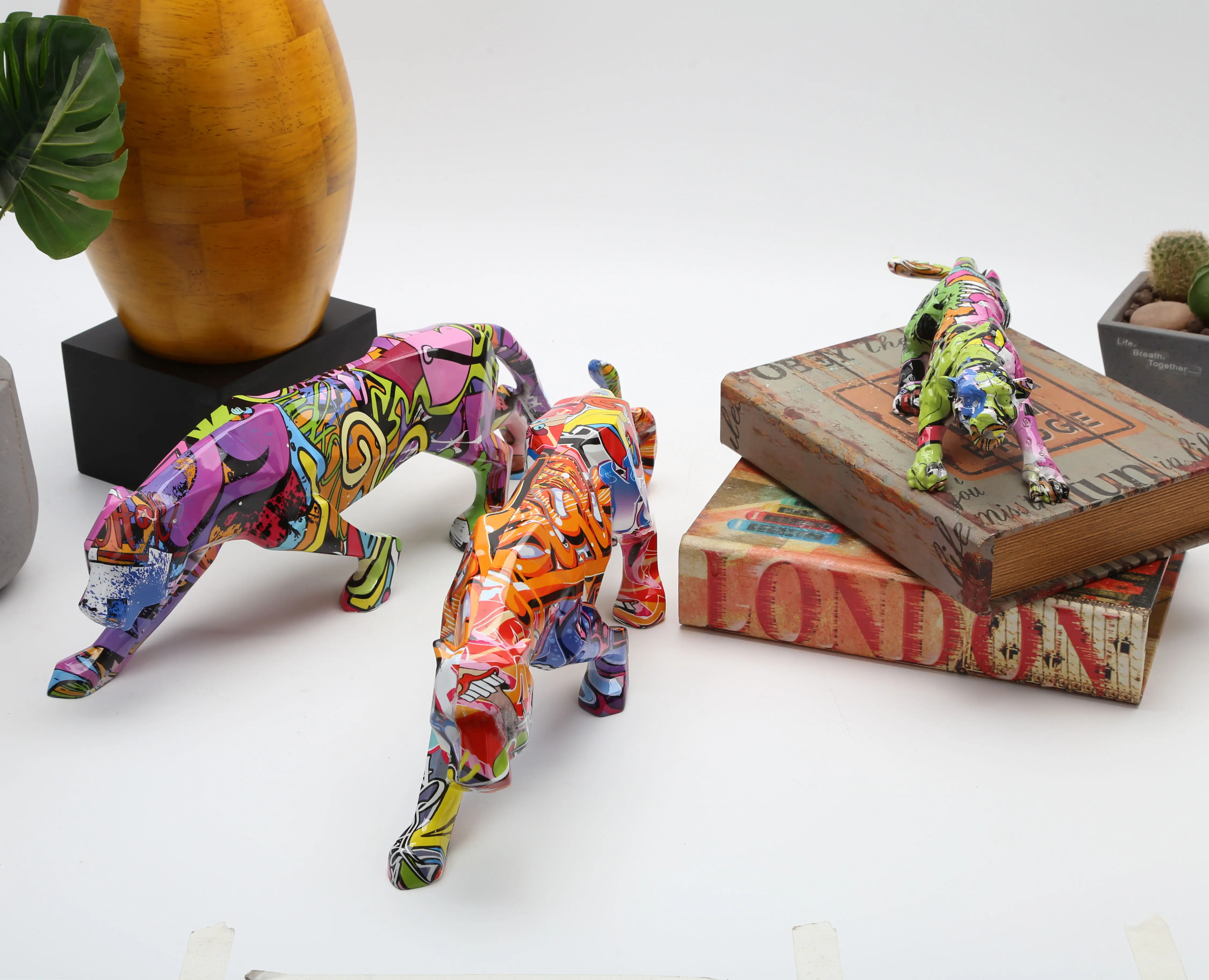 رسمت الفن زينة الكتابة على الجدران بسيطة الإبداعية ليوبارد اللون مدخل المنزل خزانة مشروبات مكتب الحلي الراتنج الحرف