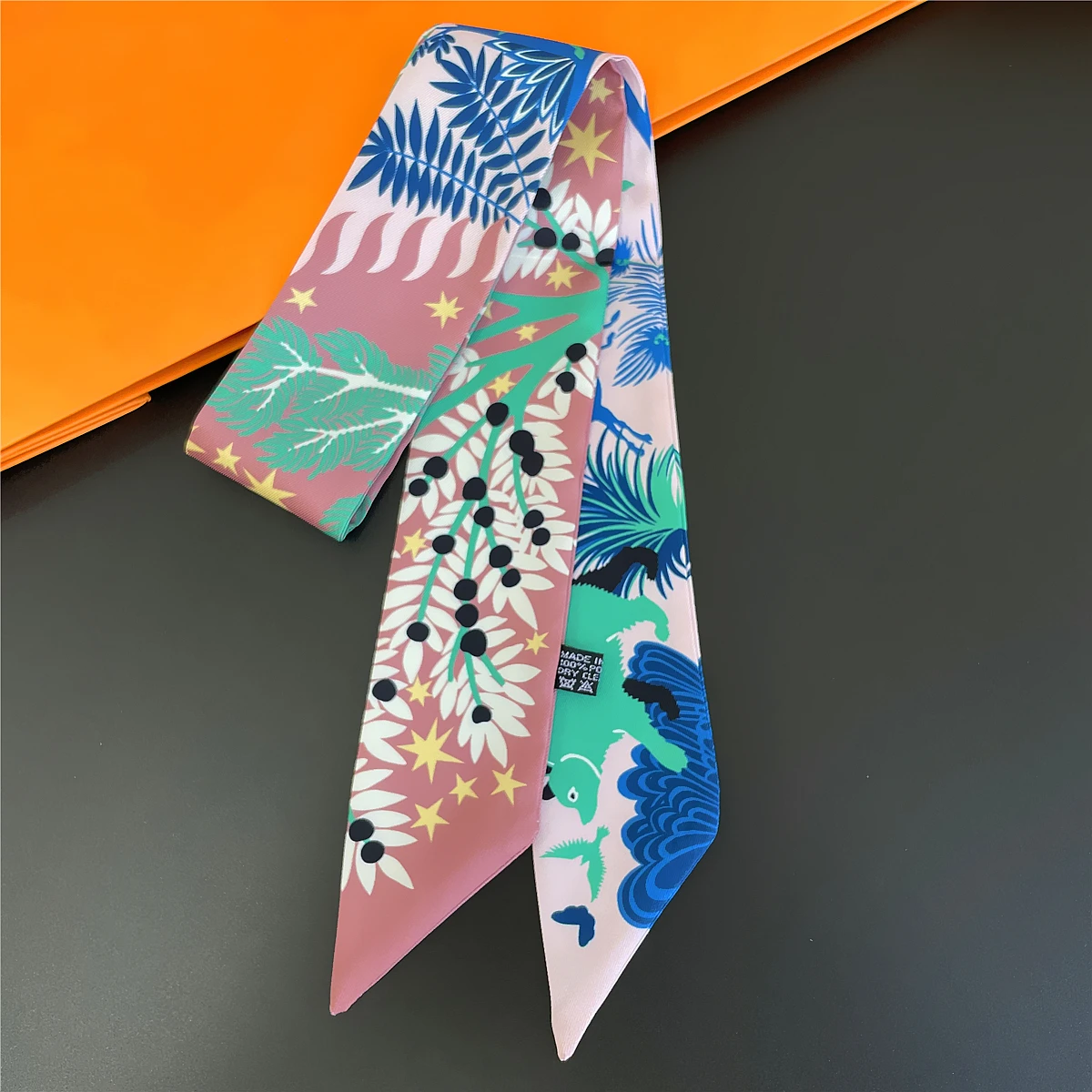 2024 Brand Design Jungle Bear Scarf Women Luxury Silk Scarf Fashion Hair Headband Foulard Skinny Bag Scarves Neckerchief