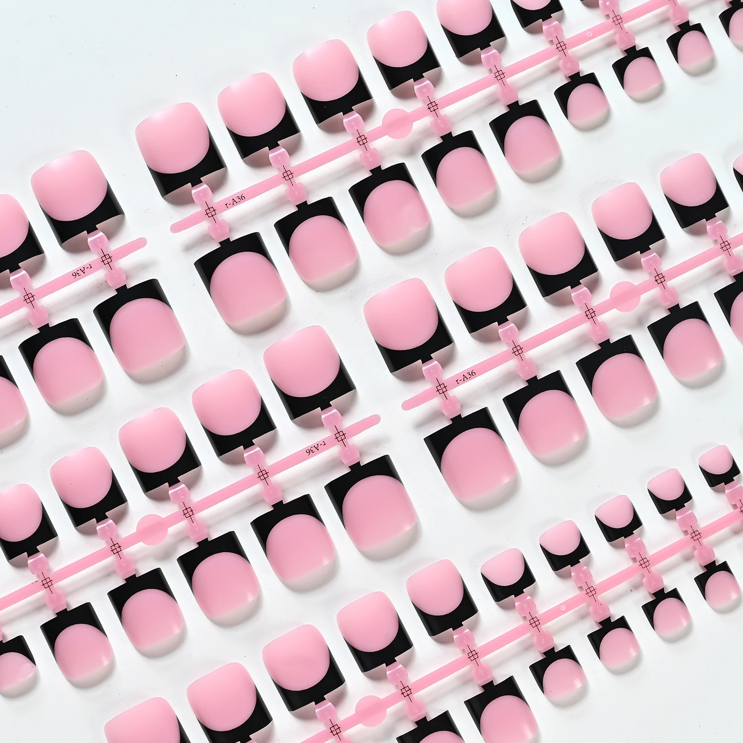 150 Stück kurze, quadratische, schwarze French-Tips-Kunstnägel für die Zehen, matte, nudefarbene, rosa Press-On-Zehennägel für den täglichen Sommergebrauch, tragbare künstliche Zehennägel. – Detail 9