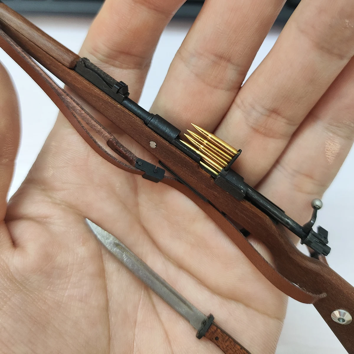1:6 Serie della Seconda Guerra Mondiale Soldato Esercito Arma 98K Modello di Pistola Giocattolo Fatta a Mano in Legno per Modello Action Figure Boy Collection