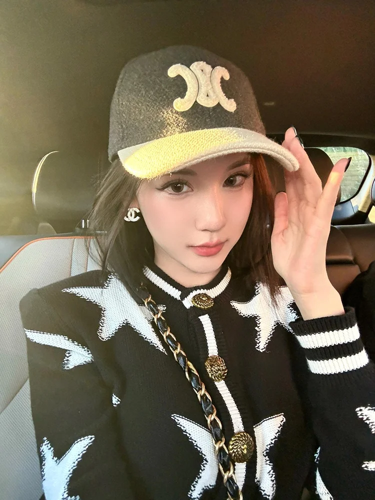 

Knitted Sweater Women's Autumn Fashion Heavy Embroidery Black White Color Collision Five-pointed Star Open Cardigan...