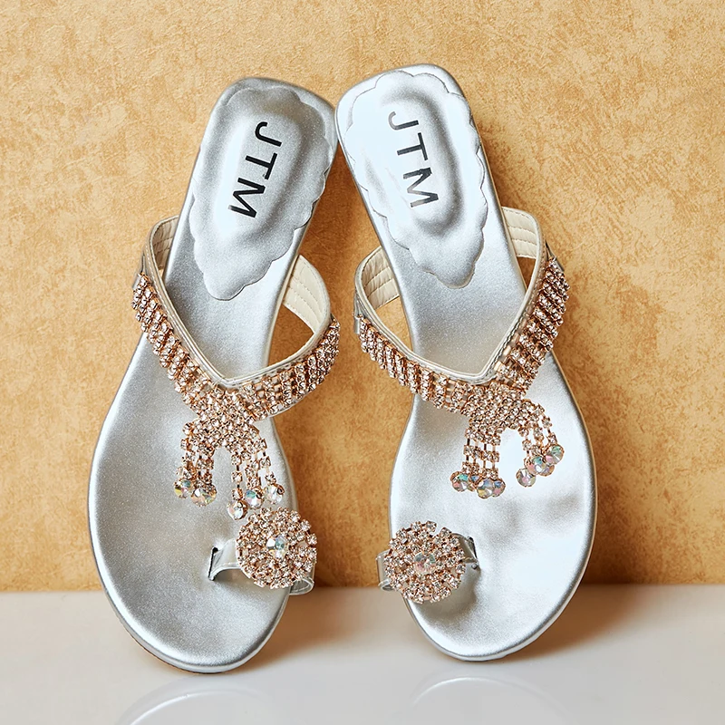 2024 New Slipper Ladies Design Casual Low Heel Slippers Flip-flops Rhinestone Glass Slipper Ladies Summer Beach Shoes