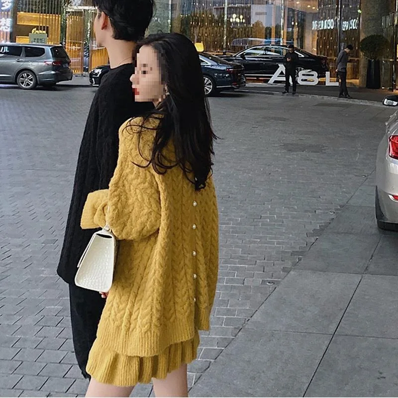 PremiumKoreanWinterStyle Set Thick Textured Knit Set Cozy Oversized Pullover Set Fashionable Pleated MiniSkirt Outfit