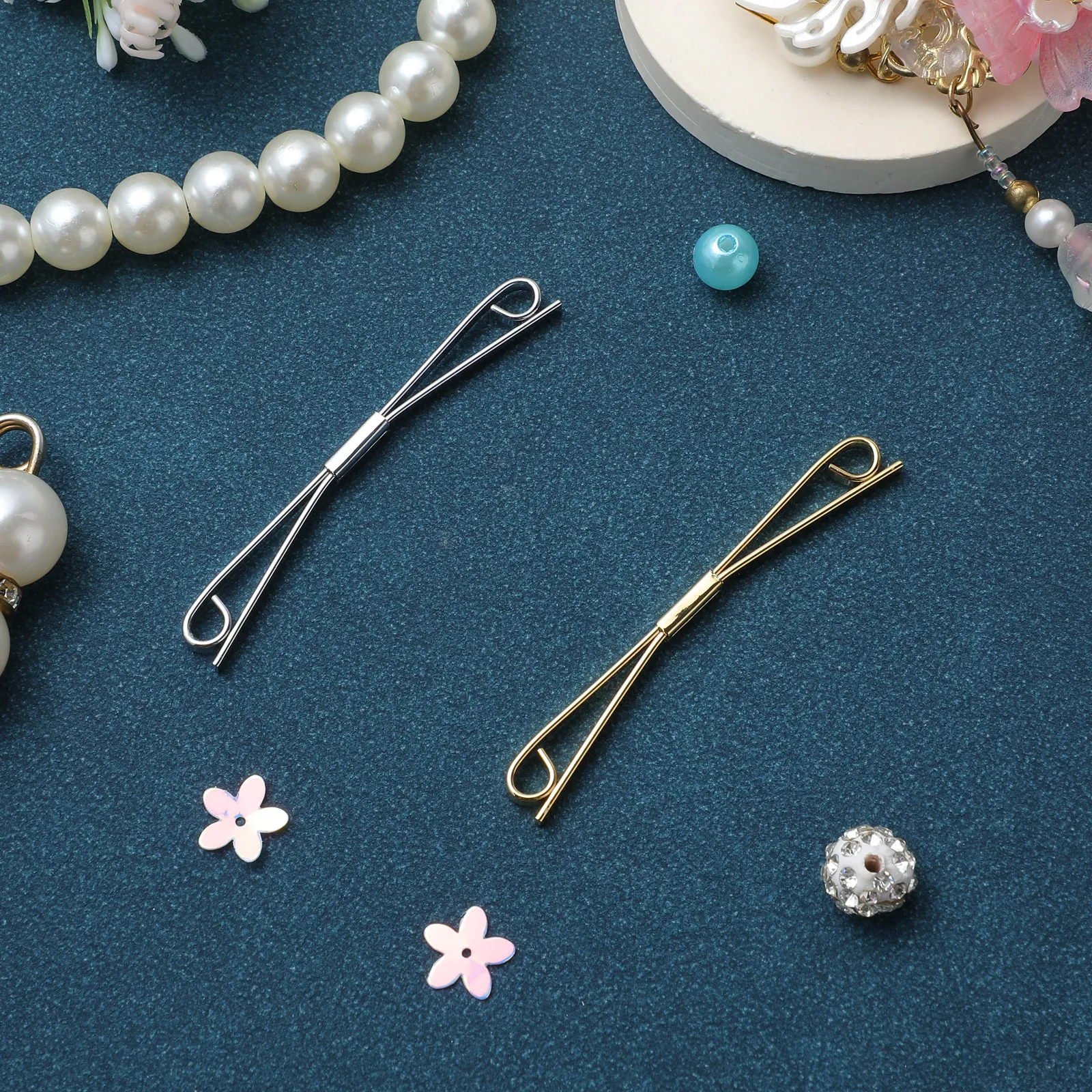 2Pcs Elegant Copper Cardigan Clips Anti-Shift Collar Pins for Sweater Cardigan Scarf Shawl Shirt Clothes Fashion Decor