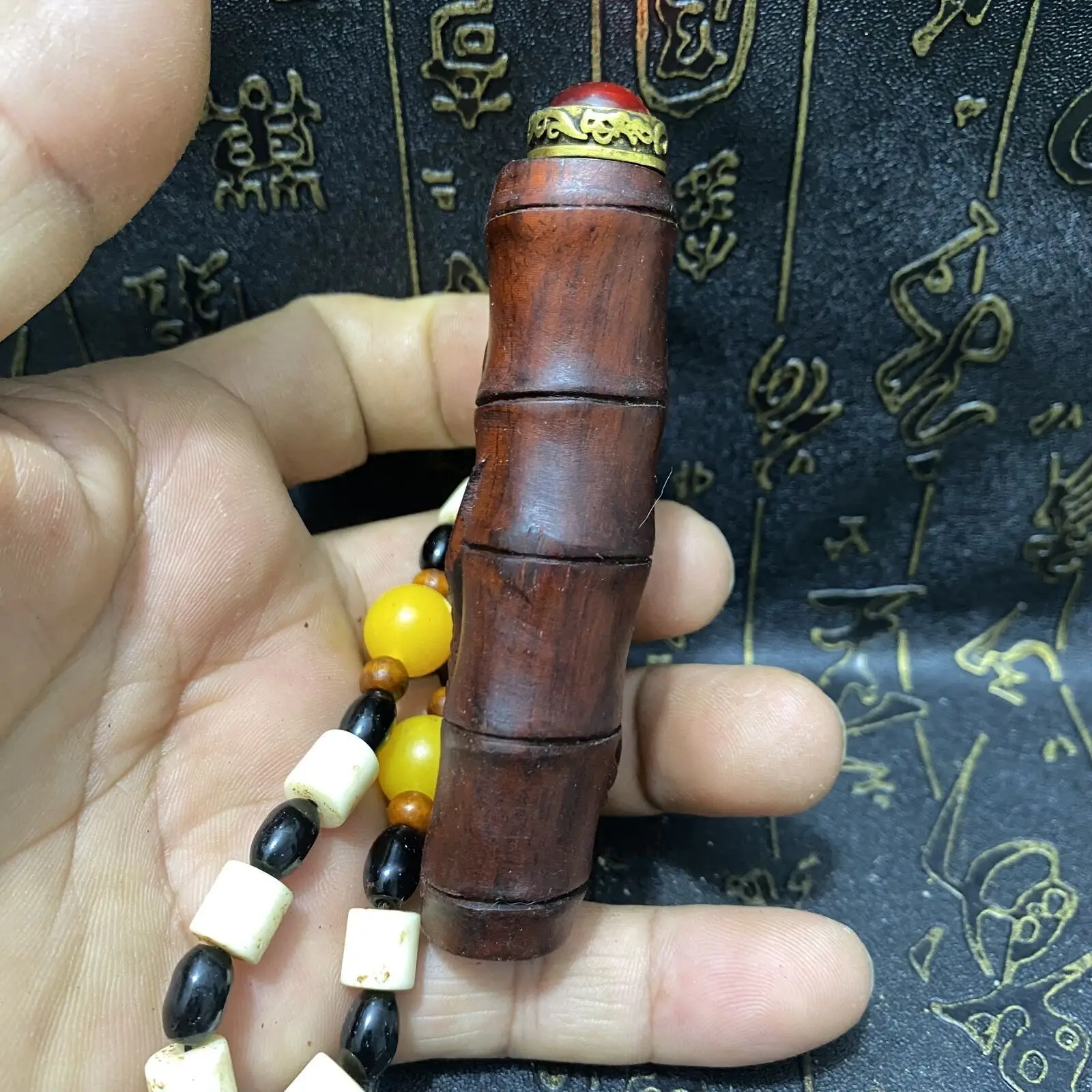 Chinese Exquisite Hand-Made Collection Hand-Painted Yellow Rosewood Snuff Bottle