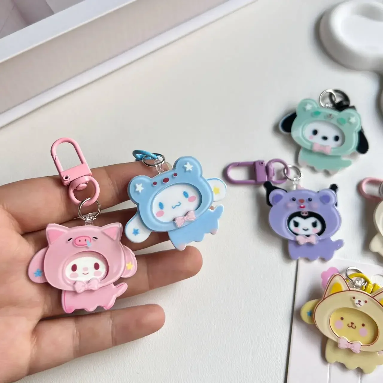 

2024 Kawaii Keychain Acrylic Anime Hellos Kittys Kuromi Doll Keyring Cinnamoroll My Melody Cute Keychains Girls Birthday Gift