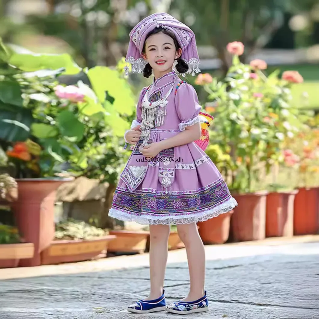 2024년 신입생 한족, 미아오족, 이족 소녀들을 위한 민족 의상 공연복