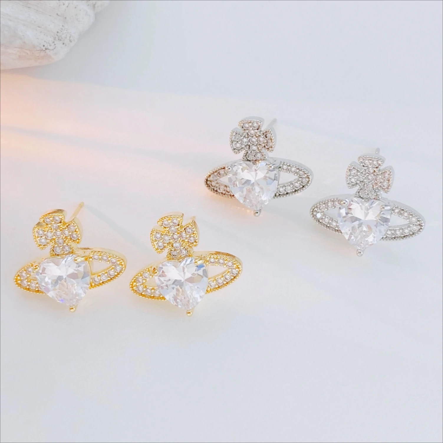 

Серьги-гвоздики во французском стиле ретро, модный и высококачественный дизайн, серьги-гвоздики в форме сердца, супер вспышка, свежие серьги для девочек-пригородных поездок