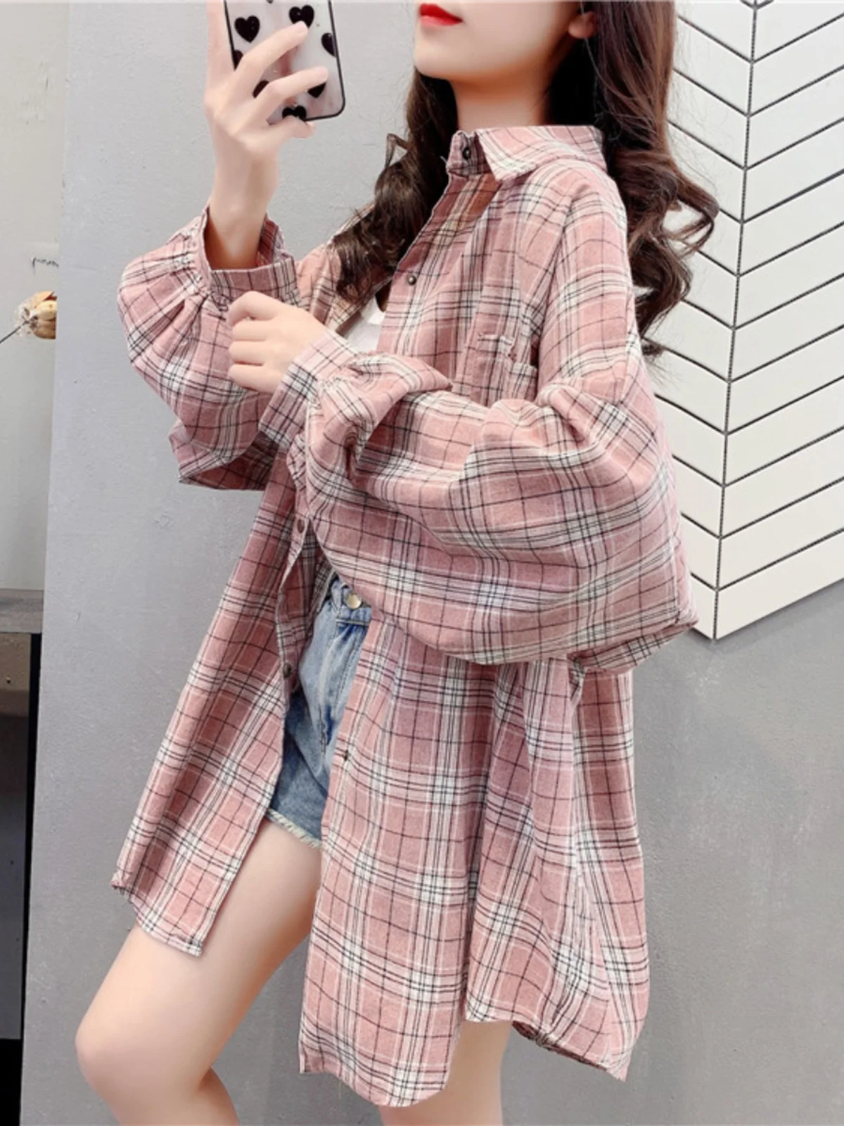 2025 新チェック柄シャツ女性のファッションルーズ大きいサイズ日焼け防止夏トップ多用途長袖ソルトシステムアウター