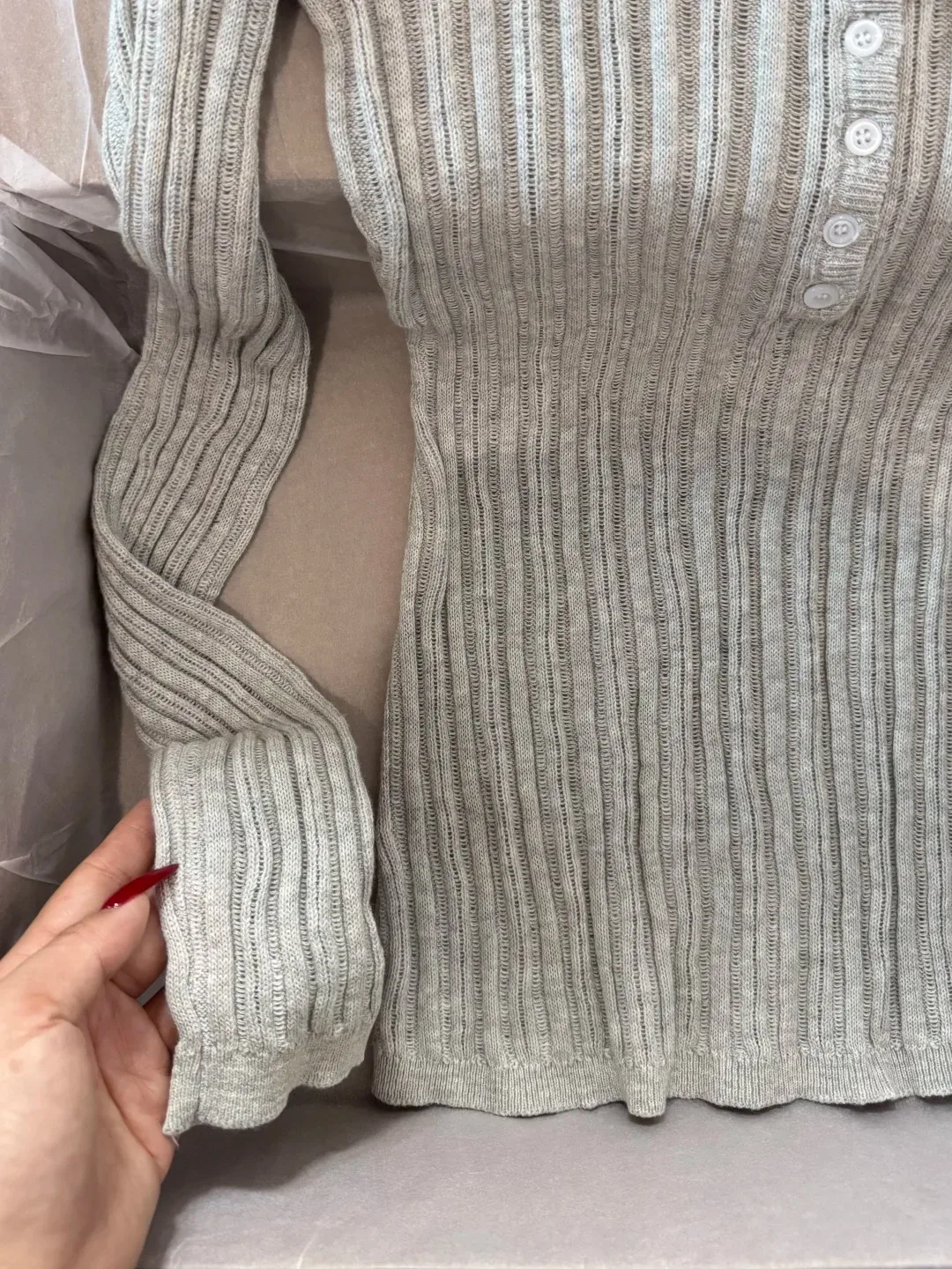 Gray Simple Knit Slim Long Sleeve T-shirt Women Autumn New O-neck Button Cotton Tees Sweet Cute Preppy Style T Shirt Y2K Top