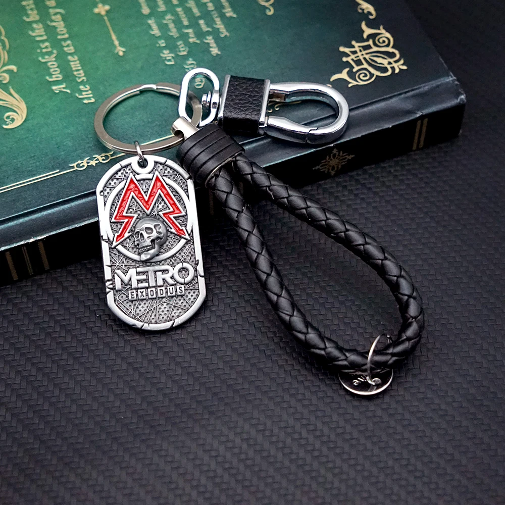 Metro 2033 Keychain Fashion Keychains for Men Game Accessories Bag Car Key Ring Jewelry Llaveros