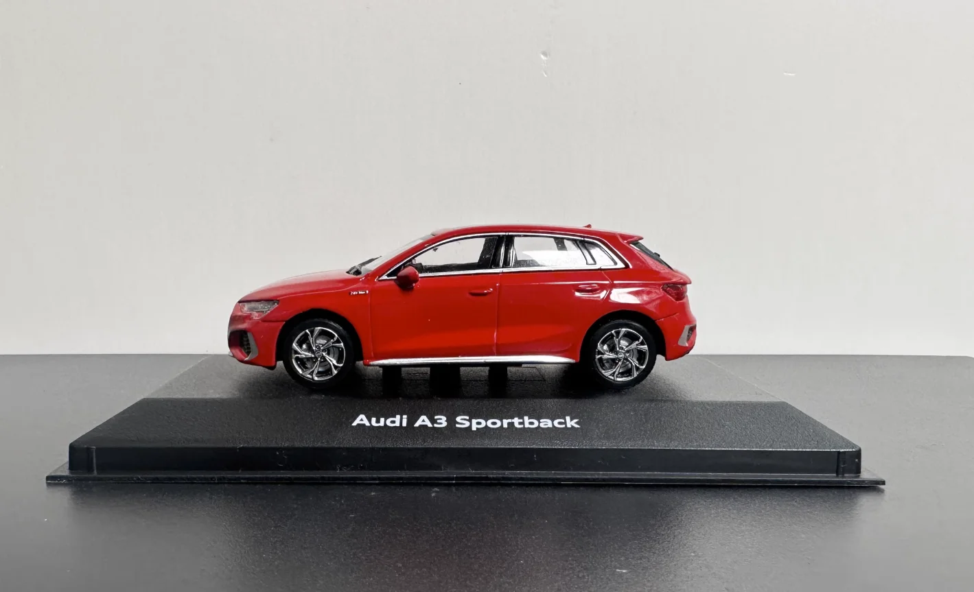 1:43 scale white Audi A3 Sportback 2021 alloy simulation