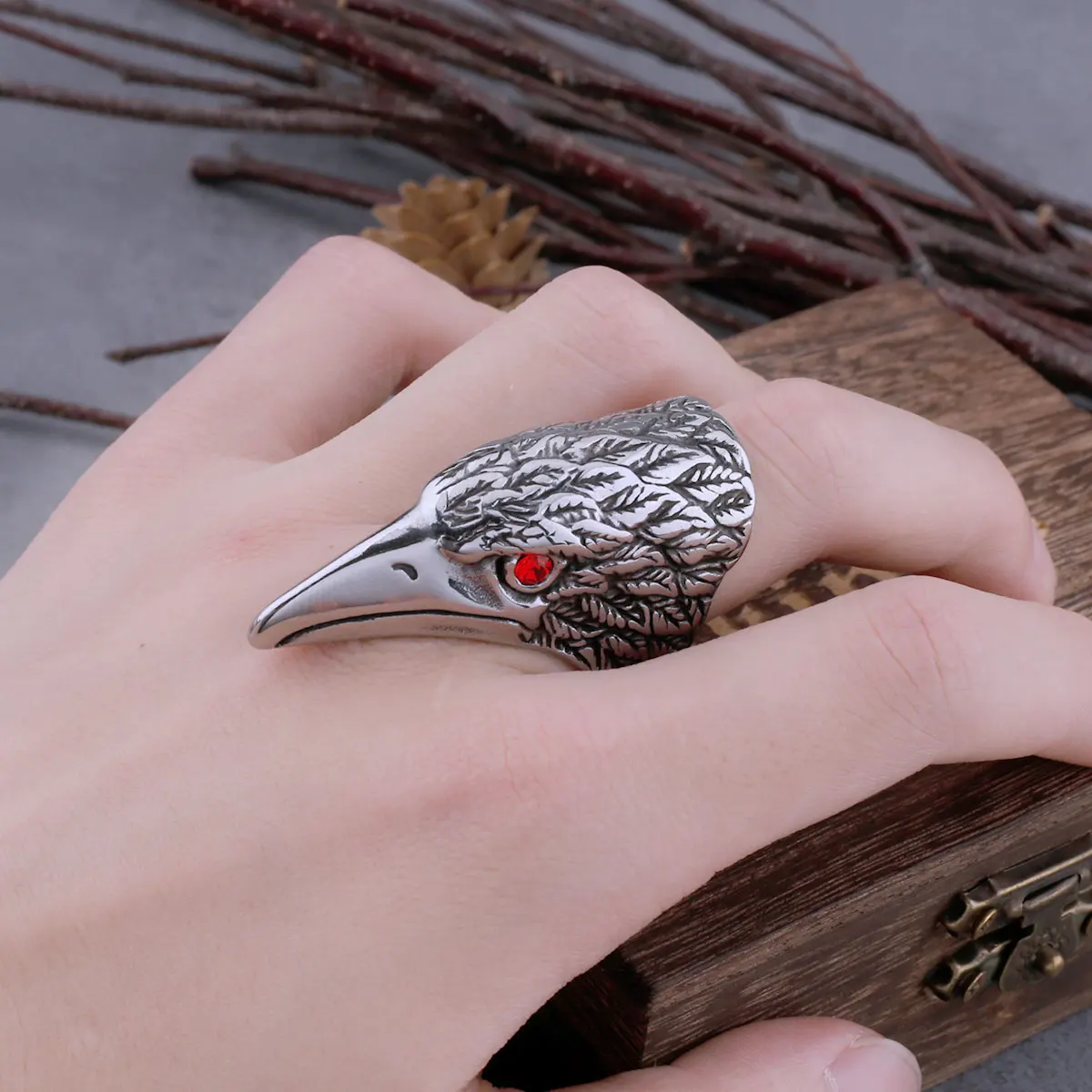 Stainless Steel Retro Red Black Eye Eagle Ring Men Hip Hop Fashion Biker Animal Ring Eagle Jewelry Boyfriend Gift Wooden Box