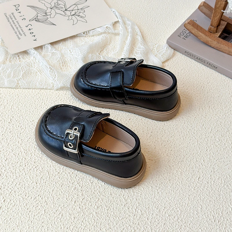 أطفال أحذية من الجلد خريف 2025 النسخة الكورية الجديدة الفتيات الأميرة أحذية الفتيات الصغيرات طفل لينة سوليد حذاء كاجوال حجم 21-30