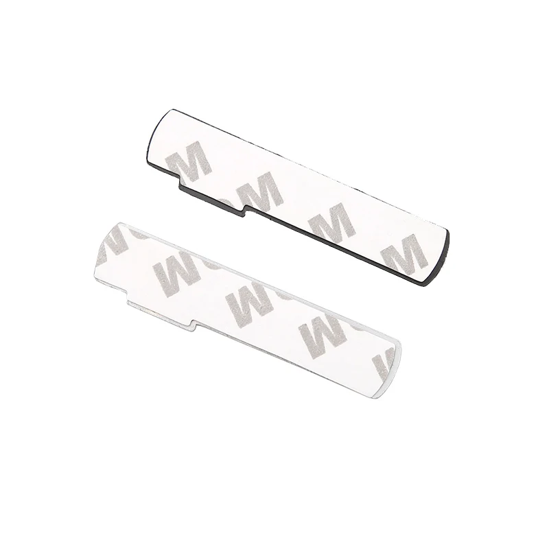 Рисунок 3 - Металлическая S-образная эмблема