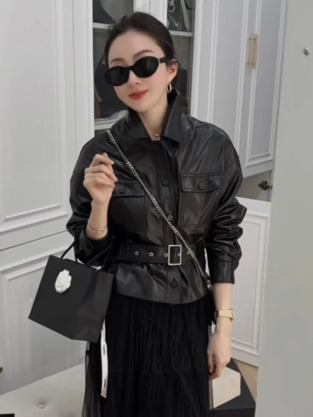 

Spring 2025 Women's Cool Sweet Sle Leather Jaet Casual Faionable Versatile eepskin Long Sve Commute Wind Coat
