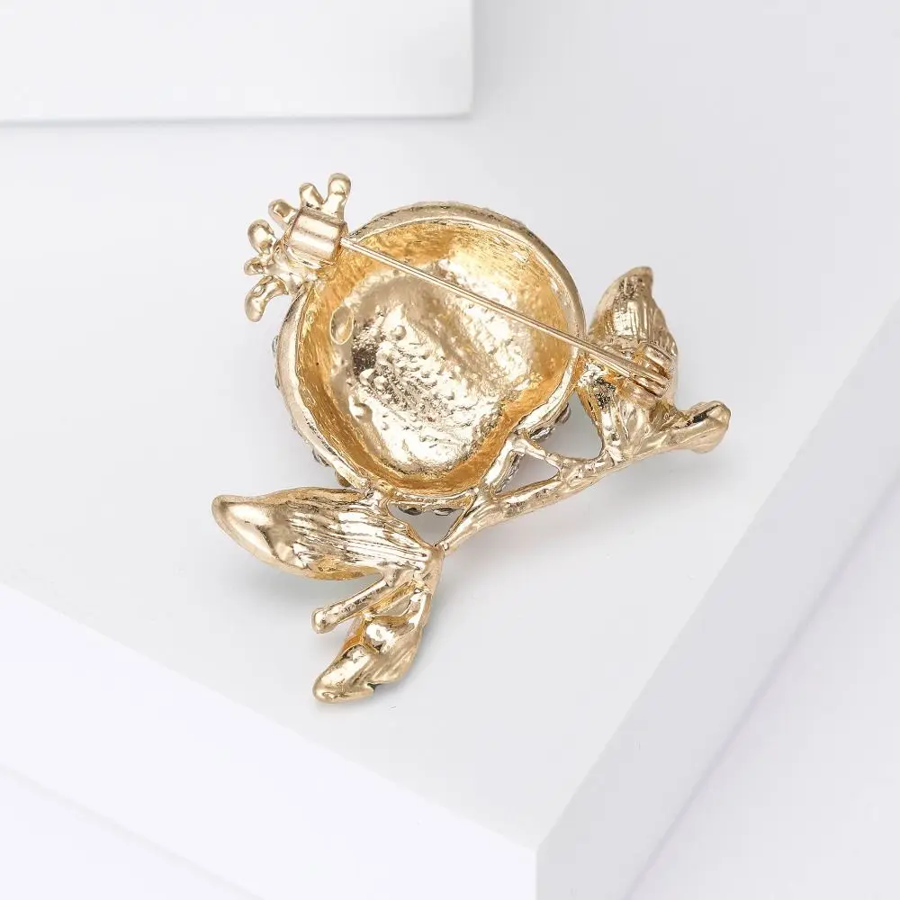 Fashion Pomegranate Brooches Simple Metal Rhinestone Fruits Brooch Exquisite Temperament Lapel Pins Unisex