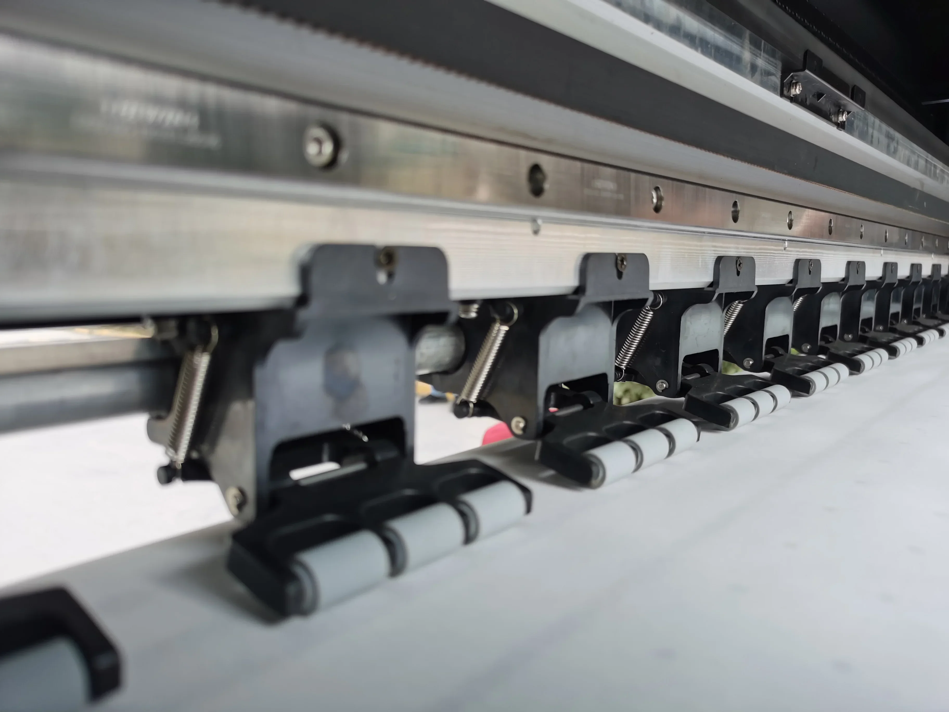 WorldColor 2022 1.8m Wrapping Paper Textile Printing Machines High Quality Digital Fabric Sublimation Printer With 3 Heads