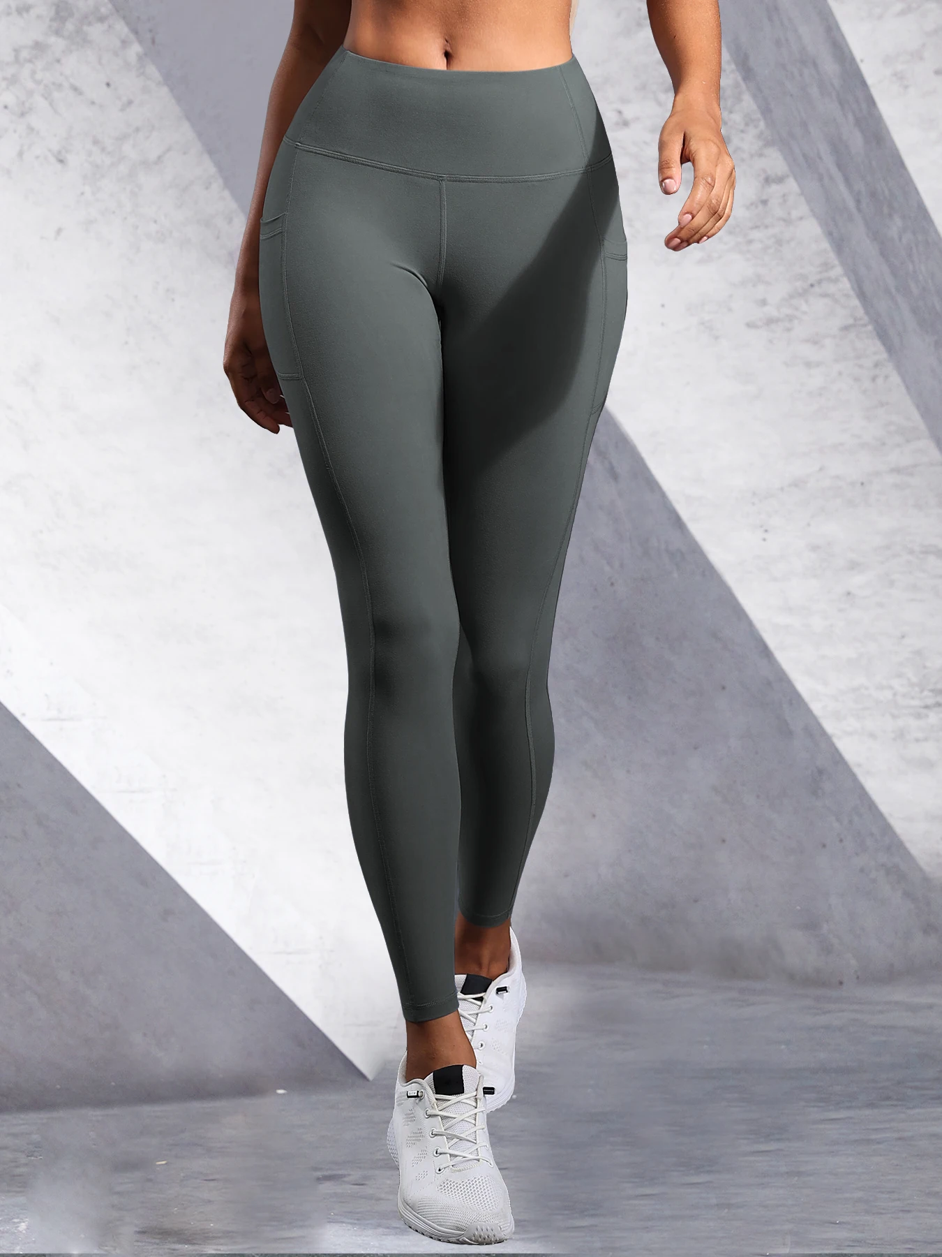 سراويل اليوغا النسائية عالية الخصر مع جيوب جانبية سراويل رياضية للنساء سراويل ضيقة للتحكم في البطن