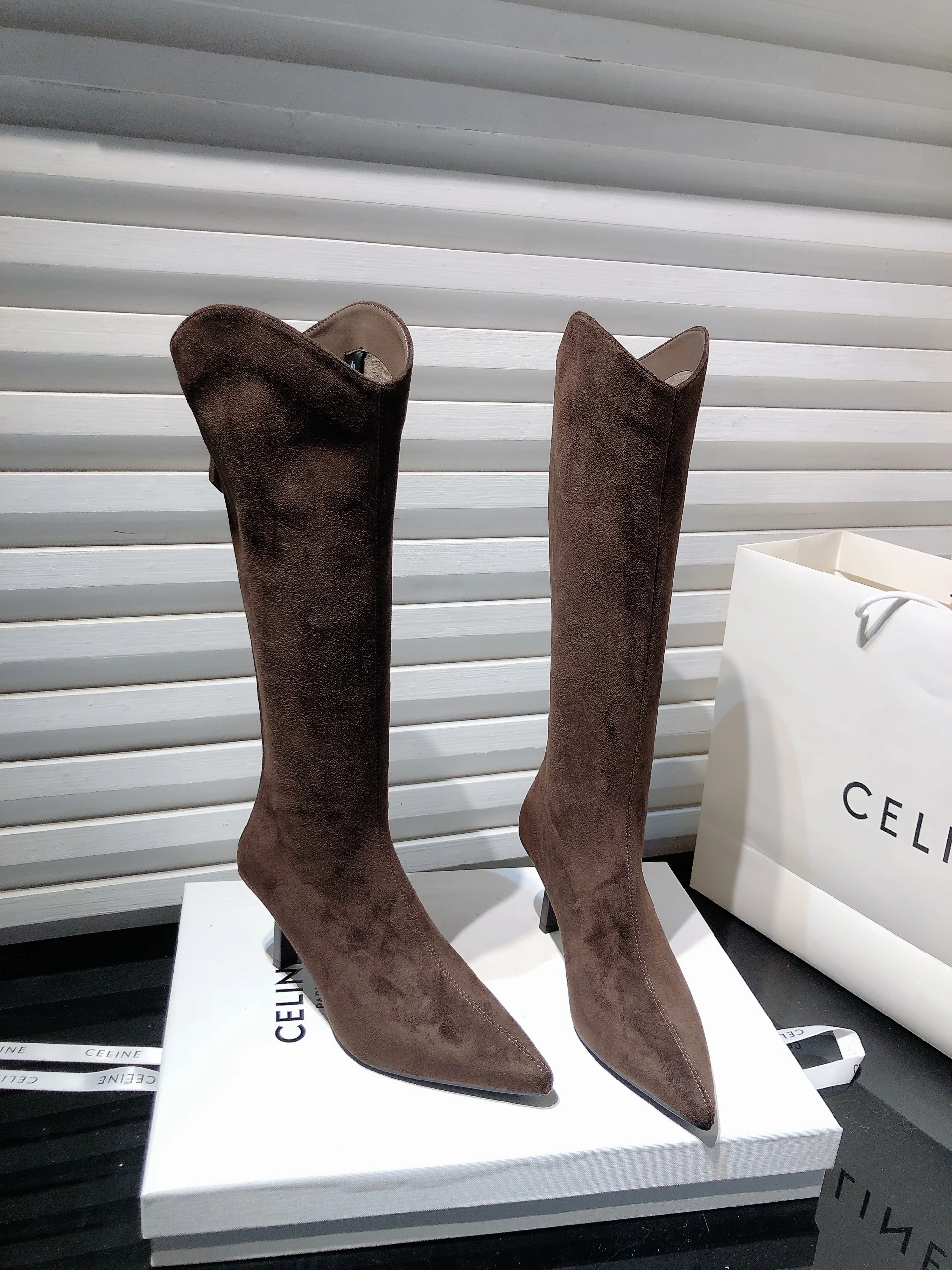 

Корейские высокие сапоги-трубы, женские облегающие бархатные эластичные ботильоны с острым носком, сексуальные высокие сапоги выше колена