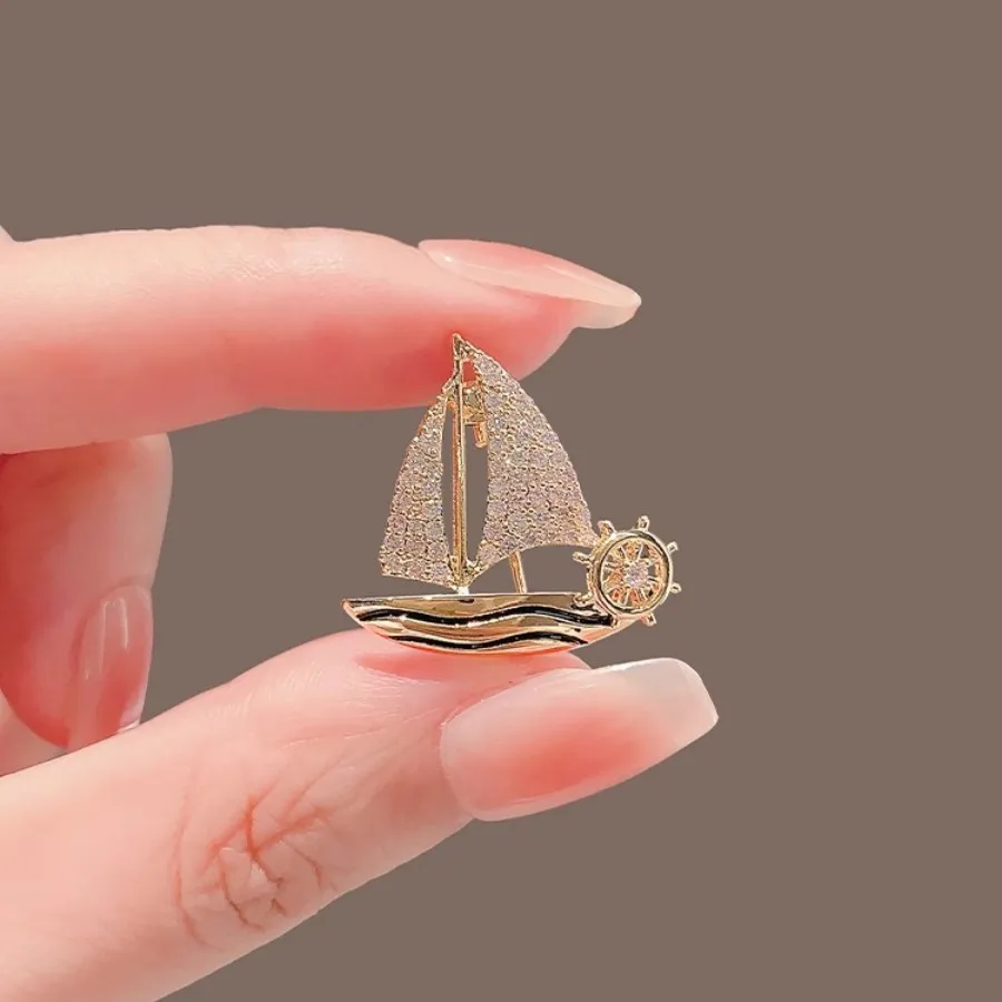 Exquisite Small Sailboat Brooch Pins for Women Men Unisex Rhineston Zircon Lapel Pins Successful Badge Party Suit Jewelry Gifts