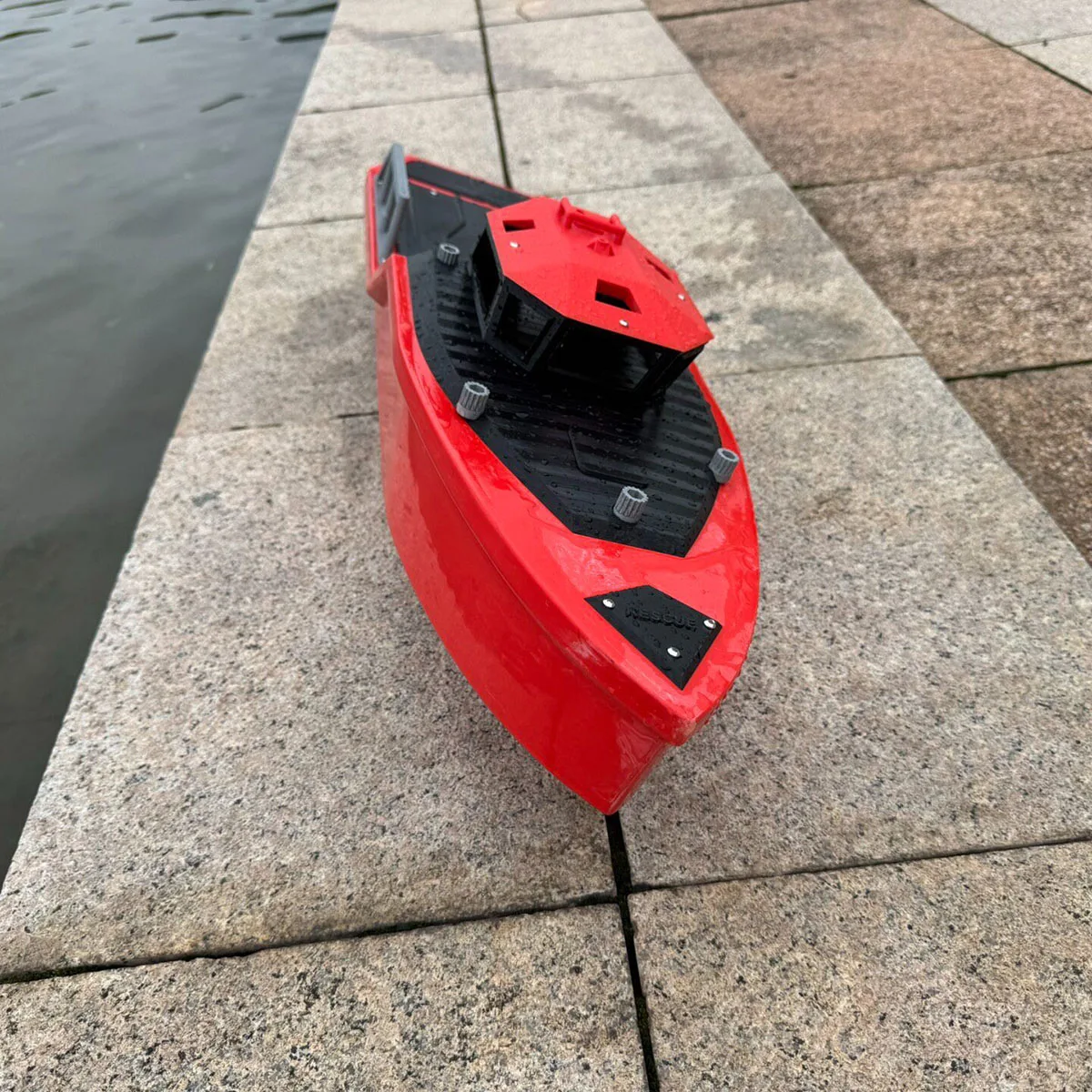RC Speed ​​Boat Brushless Water-Cooled Motor Driven Remote Control Boat Deep V Design RC Schiffe Model Kit Ship Toy