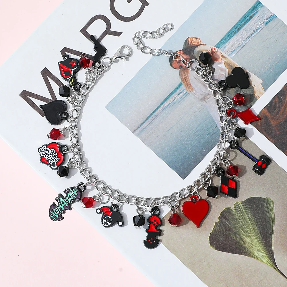 

Suicide Squad Classics Figure Bracelet Funny Horrible Pendant Bangle Jewelry for Halloween Cosplaylay Accessories Gift