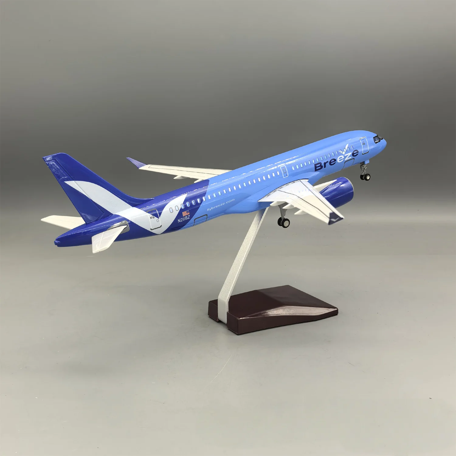 1/100 Scale American Breeze Airways A220 Diecast Resin Airplane Model Kit with Landing Gear Wheel for Collection Display or Gift