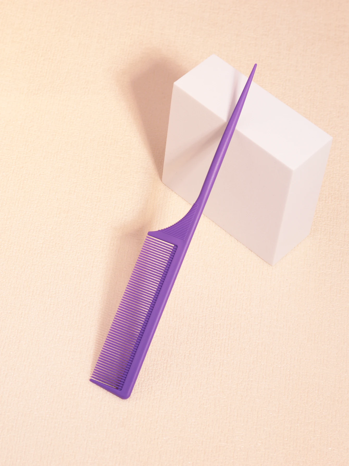 1 Stück Kunststoff verdickter hitzebeständiger spitzer Pferdeschwanz mit dichten Zähnen Designkamm Haarstylingkamm Speziell für Echthaarperücken