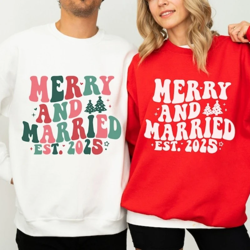 Feliz y casado Est 2025 Sudadera Navidad Boda a juego Parejas recién casadas Parejas de Navidad Sólo casado Sudadera con capucha navideña