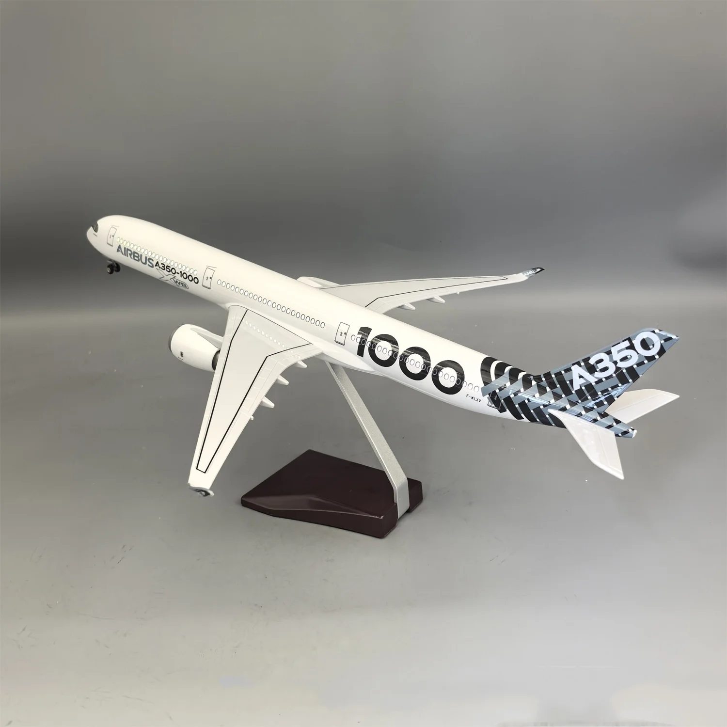 A350-1000 Carbon Fiber Airline Air-bus 1/157 Scale Airplane Diecast Model 47cm Adults Fun Plane Model Collectible Miniature Gift