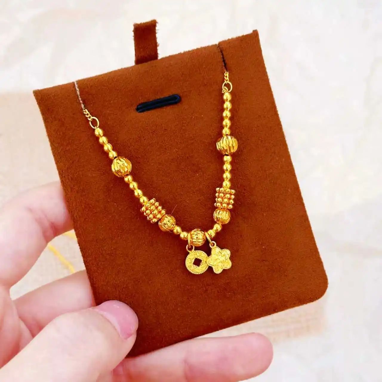 Gold Jewelry Crushed Ice Money Flower Winding Necklace Luxury Clavicle Chain Gold Store Same Style Fashion Accessories For Women