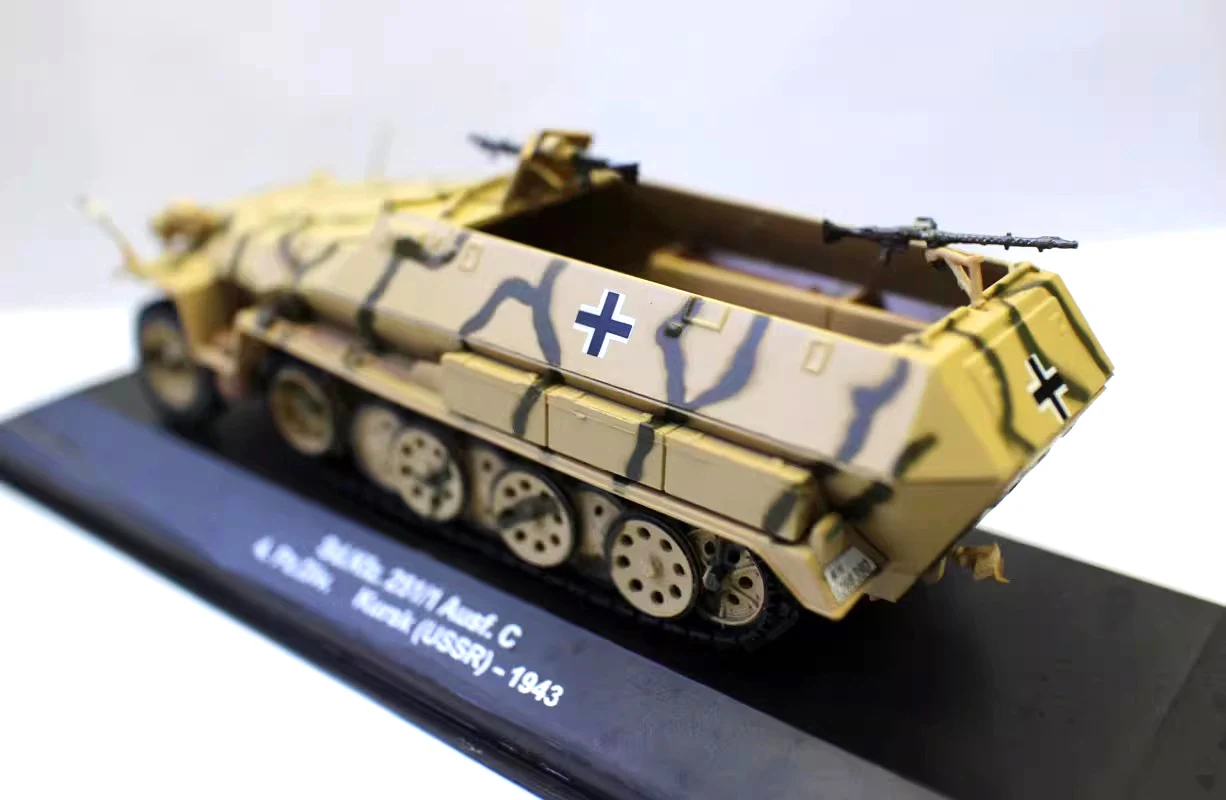 1/43 German half track sd.kfz.251 special armored vehicle model 1943  Alloy finished product collection model