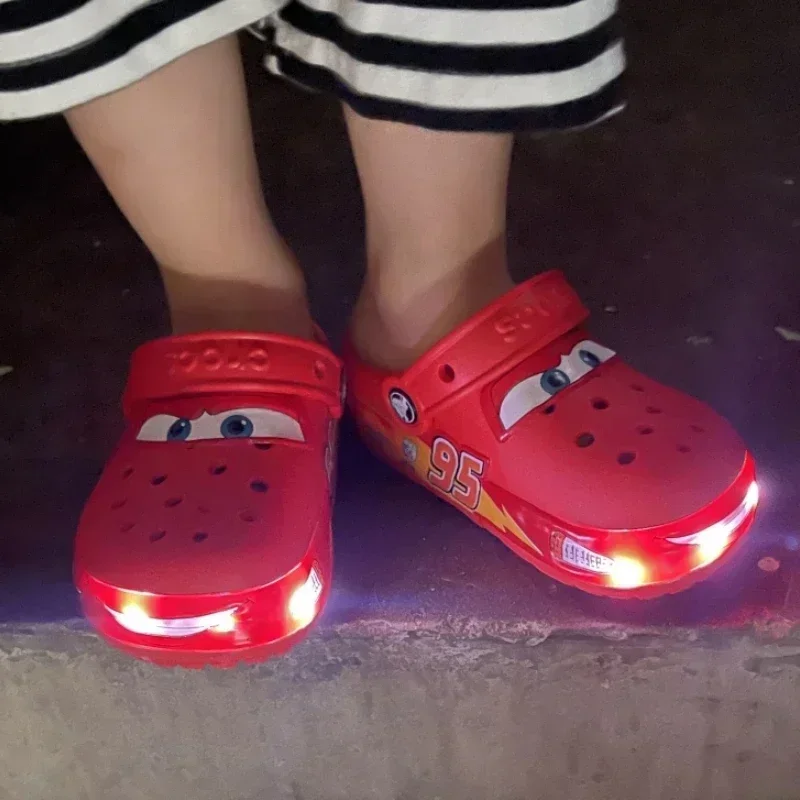 Cartoon Disney Lightning Mcqueen Pixar Crocs flashing light Outdoor beach slippers Cute anime kids shoes slip No95 cars slippers