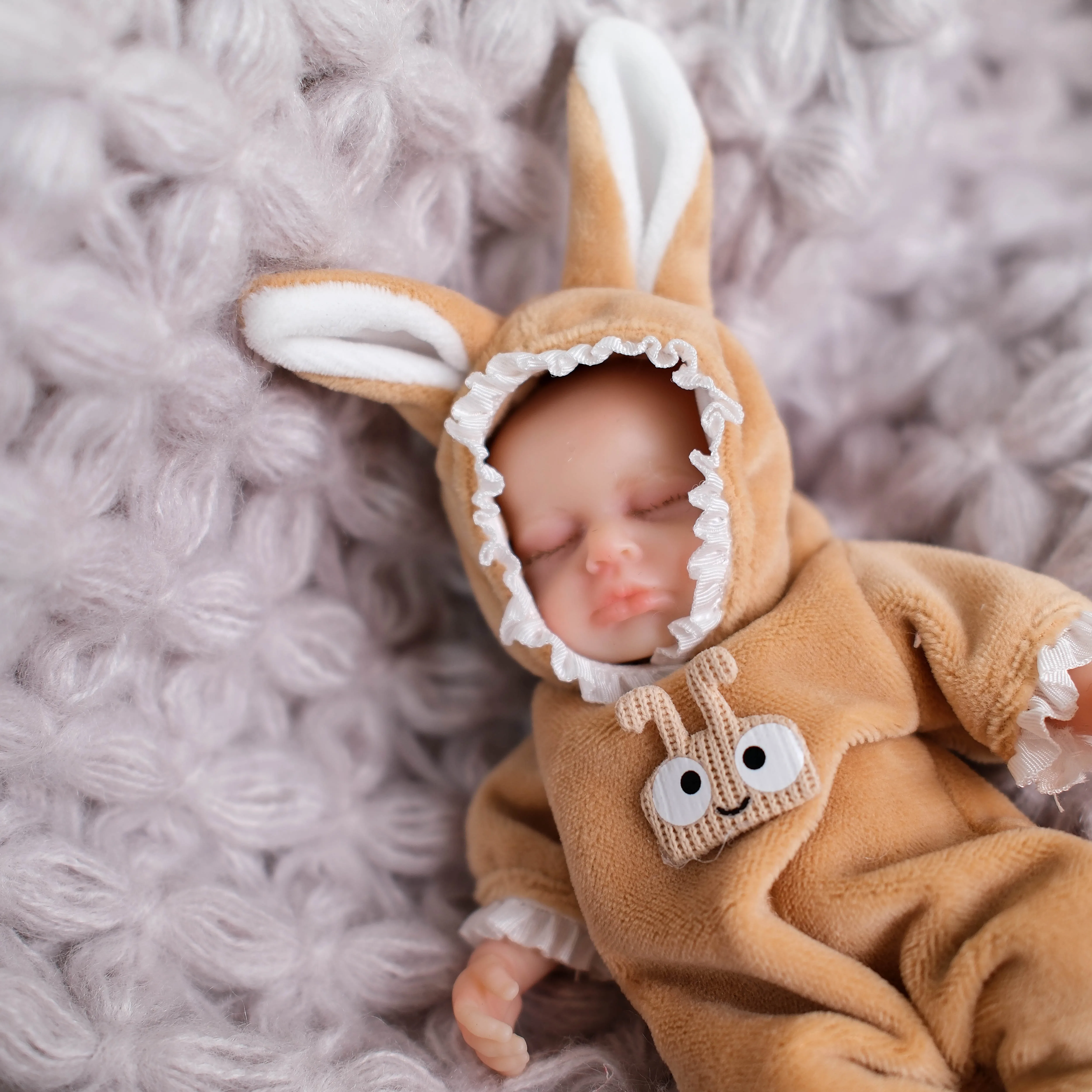 NPK 15 cm Mini-Platin-Silikon-Babypuppe, voll solide, superweiche, flexible, elastische Handfläche, handliche Sammlerpuppe für Enthusiasten