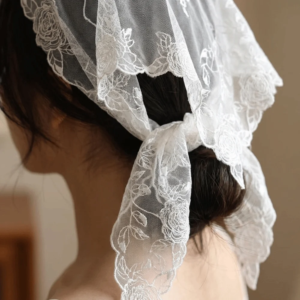 lenco-de-seda-leve-e-elegante-estilo-frances-com-renda-de-rosas-tridimensionais-em-malha-respiravel-lenco-triangular-de-verao