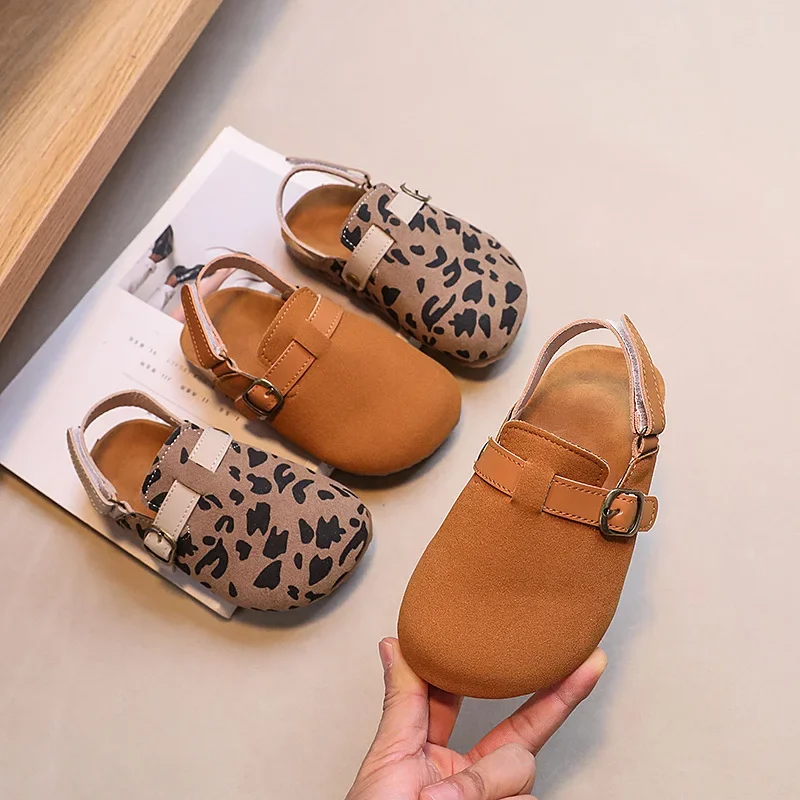 New Fashion Sandals for Boys Girls Design Leopard Mule Slippers Kids Flat Breathable Cork Sole Elasic Band Fur Slide Baby Shoes