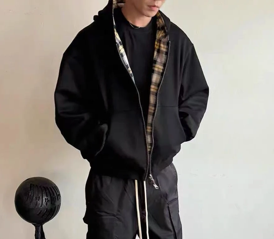 

Модная мужская черная двусторонняя куртка с капюшоном, желтая, черная клетчатая подкладка, двусторонняя одежда, свободная посадка, уличная мода